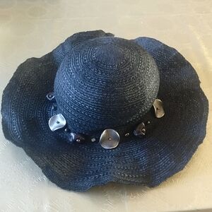 🇨🇦 Designer's cloth hat NWOT